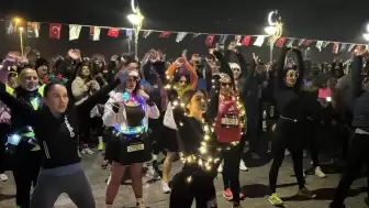 İzmir’de “En Uzun Gece” Koşusu Coşkuyla Gerçekleşti