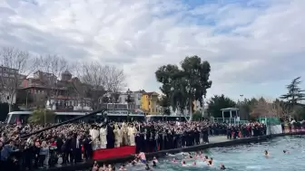 Haliç’te Epifani Ritüeli: “Hac Suları” Sulara Bırakıldı