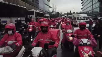 Kaportamız Bedenimiz! Motosikletli Kuryelerden Trafikte İnsanlık Çağrısı: "Fark Ettiğiniz Her Motosiklet, Kurtarılmış Bir Hayattır"