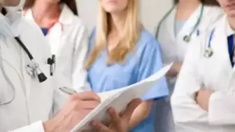 Genç doktor ölümleri bitmek bilmiyor: Zor şartların faturasını onlar ödüyor!