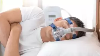 Sadece Horlama Değil, Ölümcül Bir Risk: Uyku Apnesi Kalp Krizini Tetikliyor