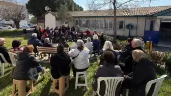 İzmir’de Kadınlar Savaşa Karşı Barışı Haykırdı: “Mücadeleye Devam”