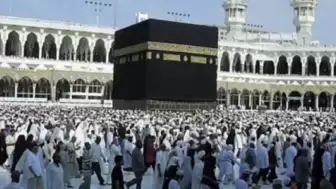 Sınav Değil, Maneviyat Ödülü! MEB ve Hayrat Vakfı İş Birliğiyle Dev Yarışma: Dereceye Giren Öğrenciler Kutsal Topraklara Gidiyor