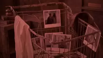 Tiyatroda Hafıza Yolculuğu: "Geçmiş Diye Bir Şey Yok" Sahnelenmeye Başladı