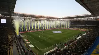 “Kadıköy’de Şampiyonluk Ateşi: Fenerbahçe’den Rizespor Maçı İçin Birlik Çağrısı”