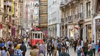 İstiklal Caddesi’nde Tarihi Rekor: Yıllık 107 Milyon Ziyaretçiyle Zirve Perçinlendi