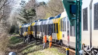 Danimarka’da iki tren kafa kafaya çarpıştı: 5’i ağır 17 yaralı