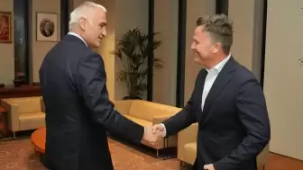 Rezervasyonlar düşünce Ersoy’dan kritik hamle: Jet2 ve Dertour ile “ek aksiyon” masası