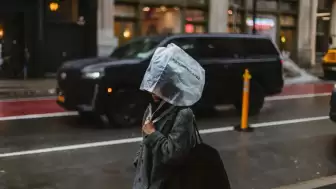 Meteoroloji’den son dakika uyarısı! Aralarında büyükşehirlerin de bulunduğu 10’u aşkın ilde gök gürültülü sağanak yağış ve kuvvetli rüzgar bekleniyor. Sel ve su baskını riskine karşı "turuncu" ve "sarı" kodlu uyarılar peş peşe geldi.