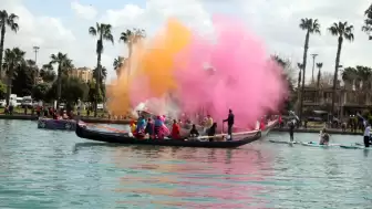 Türkiye’nin İlk ve Tek Sokak Karnavalı "Nisan'da Adana'da" Sloganıyla Kapılarını Açtı! Şehir Mis kokulu Bir Bayram Yerine Dönüştü: İşte Adana Portakal Çiçeği Karnavalı'ndan İlk Görüntüler