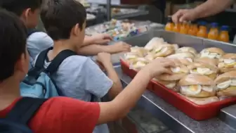 MEB HAREKETE GEÇTİ: OKULLARDA ÇÖLYAKLI ÖĞRENCİLER İÇİN YENİ BESLENME DÜZENİ