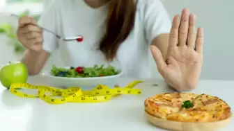 “Uzmanlardan Yaz Öncesi Kritik Uyarı: Hızlı Kilo Verme Çabası Organ Yetmezliğini Tetikleyebilir”