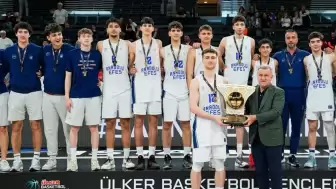 Anadolu Efes genç takımı kupaya uzandı!