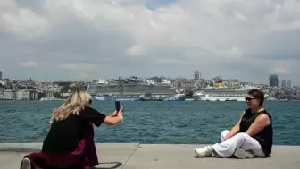 İstanbul Limanında Görkemli Gün: 4 Dev Kruvaziyer Gemisi Aynı Anda Geldi