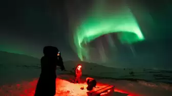 Kuzey Işıkları'nda "Kaçak Rehber" Krizi: Norveç Turizminin Yeni Kabusu