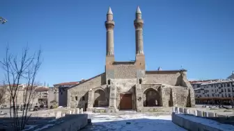 Asırlık Miras Güvence Altında: Sivas Çifte Minareli Medrese’de Kapsamlı Restorasyon Başlıyor