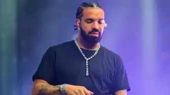 Drake Tarihe Geçti