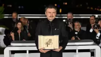 Cannes’da Tarihi Başarı: Rumen Yönetmen İkinci Kez Altın Palmiye’nin Sahibi Oldu