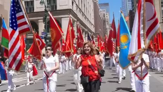 New York sokakları 43. Türk Günü yürüyüşüyle kırmızı-beyaza büründü
