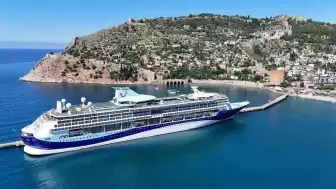 Alanya Limanı’na Lüks Kruvaziyer Demir Attı