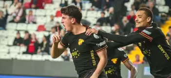 Göztepe’de Taha yedek kulübesine geçti