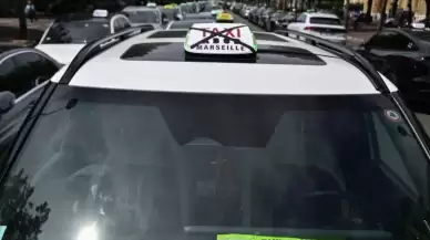 Fransa Genelinde Taksi Şoförlerinden Eylem: Ulaşımda Aksamalar Yaşandı