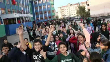 Karne Heyecanı Cuma Günü: Milyonlarca Öğrenci Tatile Çıkıyor