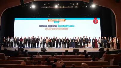 8. Mavera Ödülleri'nde Kazananlar Ödüllerini Görkemli Bir Törenle Aldı!