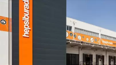 Hepsiburada, deprem sonrası fiyat indirimleriyle tüketicilere destek olurken, zam yapanlara da yaptırım uyguluyor!