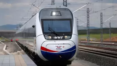 İstanbul ile Ankara arasındaki hızlı tren seferleri geçici olarak askıya alındı.