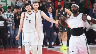 Karşıyaka, Fenerbahçe'yi deplasmanda mağlup etti.