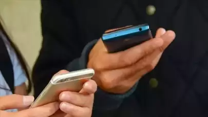 İsveç'te Eğitim Sektöründe Devrim: Okullarda Akıllı Telefon Kullanımı Yasaklandı