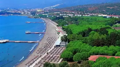 Menderes’in Unutulmaz Türküleri Yeniden Diriliyor: "Anadolu'nun Ozanlık Geleneği Ezgileri" Kitabı Raflarda!
