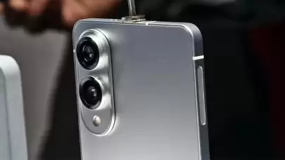 Galaxy S25 Edge modeli ile ilgili yeni içerikler.