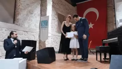 Turkuaz Sanat Festivali, küçük ressamlar ile muhteşem bir geceye imza attı