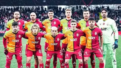 Avrupa'nın iki dev kulübü, Galatasaray'ın genç yeteneğine transfer için sıraya girdi!