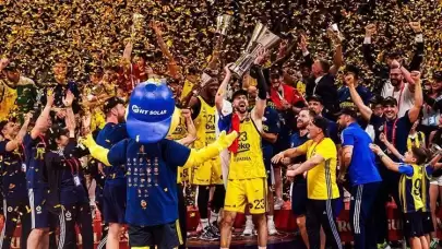 Fenerbahçe, kazandığı kupa için sevinçle kutlama yapacaklarını duyurdu!