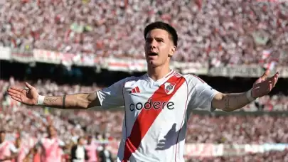 Real Madrid, River Plate'den sürpriz transferi gerçekleştirerek Mastantuono'yu kadrosuna kattı!