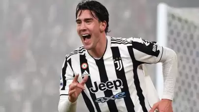 Vlahovic, Fenerbahçe'ye transferi hakkındaki kararını resmen duyurdu!