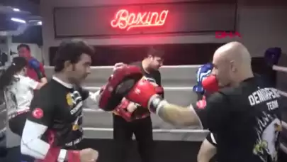 Doktorlar kendilerini korumak için savunma sporlarına başladı