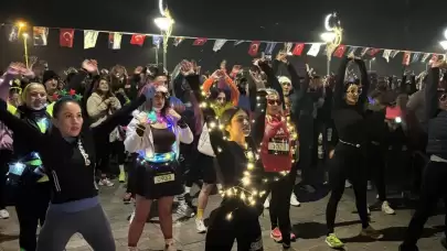 İzmir’de “En Uzun Gece” Koşusu Coşkuyla Gerçekleşti