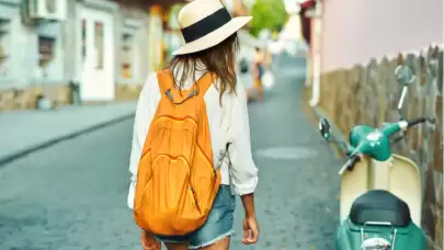 Kadınlar İçin Solo Seyahat: Güvenli ve Keyifli Gezi Rehberi