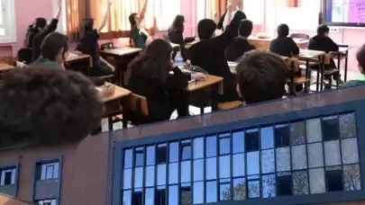 Milli Eğitim Bakanı Yusuf Tekin, pansiyon kapasitesi yetersiz olan liselerde öğrencilerin iki ayrı kontenjan üzerinden yerleştirileceğini açıkladı.