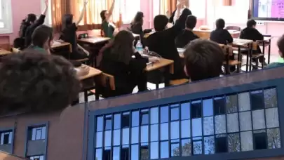 Milli Eğitim Bakanı Yusuf Tekin, pansiyon kapasitesi yetersiz olan liselerde öğrencilerin iki ayrı kontenjan üzerinden yerleştirileceğini açıkladı.