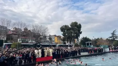 Haliç’te Epifani Ritüeli: “Hac Suları” Sulara Bırakıldı