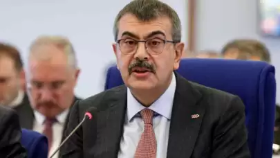Okullarda "Milli Şuur" Seferberliği! Bakan Tekin Duyurdu: Nisan Ayı Boyunca Tüm Öğretmenler Bu Etkinliklerde Görev Alacak, İşte Yeni Görev Tanımı
