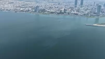 Körfez Nefes Alamıyor! İzmir’de Kirlilik Arttı: Dış Kaynaklı Atıklar Denizi İstila Etti, Kim Dur Diyecek?