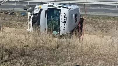 Yolcu İndirirken Kaza: Minibüse TIR Çarptı, 11 Kişi Yaralandı