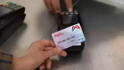 Mersin Büyükşehir Belediyesi, ‘Halk Kart’ kapsamında 7 bin 24 vatandaşa ve öğrenim yardımıyla 8 bin 687 üniversite öğrencisine toplamda 19 milyon lirayı aşkın destek ödemesini hesaplara yatırdı