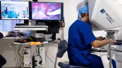 İngiltere’den Cebelitarık’a uzanan teknoloji: Ameliyatı doktor yönetti, robot uyguladı